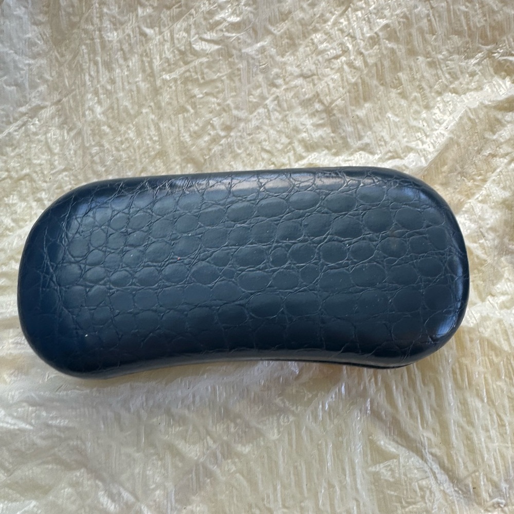 🔴$3 bundle only🔴 Glasses case